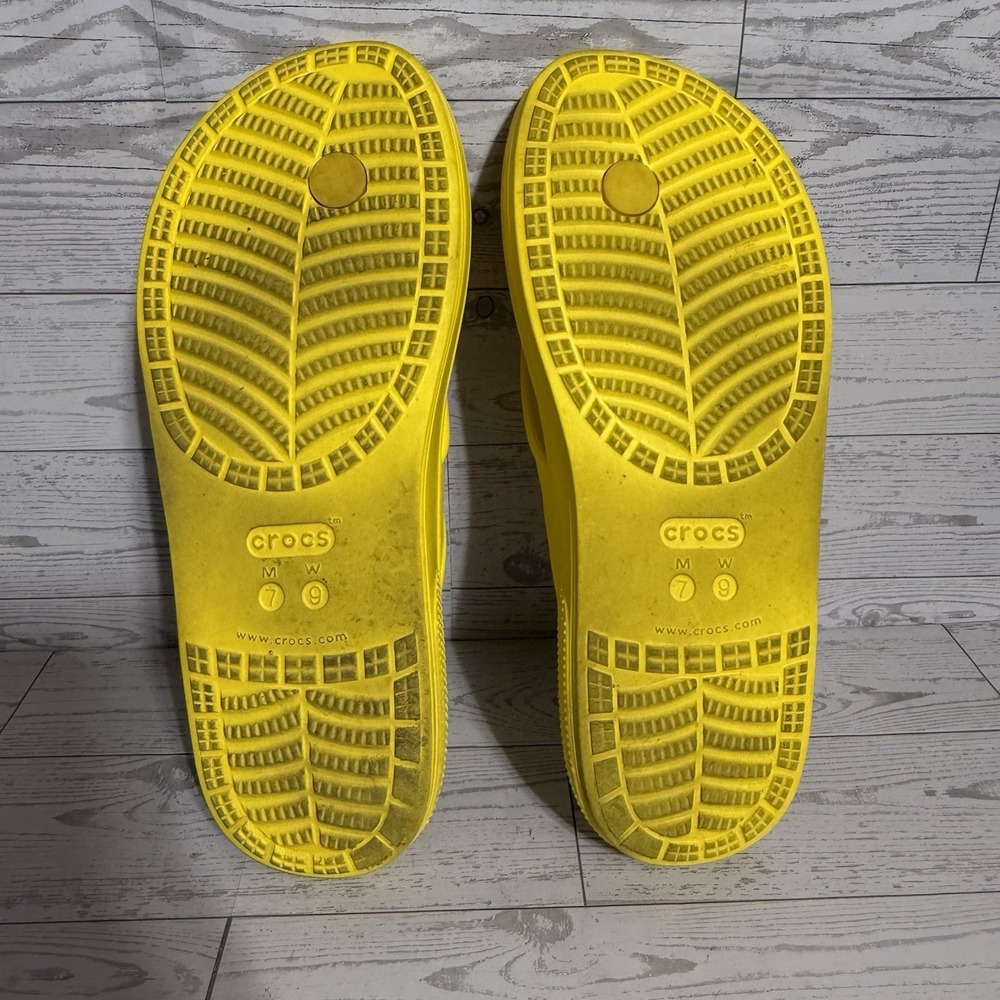 Crocs Classic II Flip Flop Lemon Yellow Unisex Sandals Size Men 7 Women 9 206119 - Picture 2 of 8